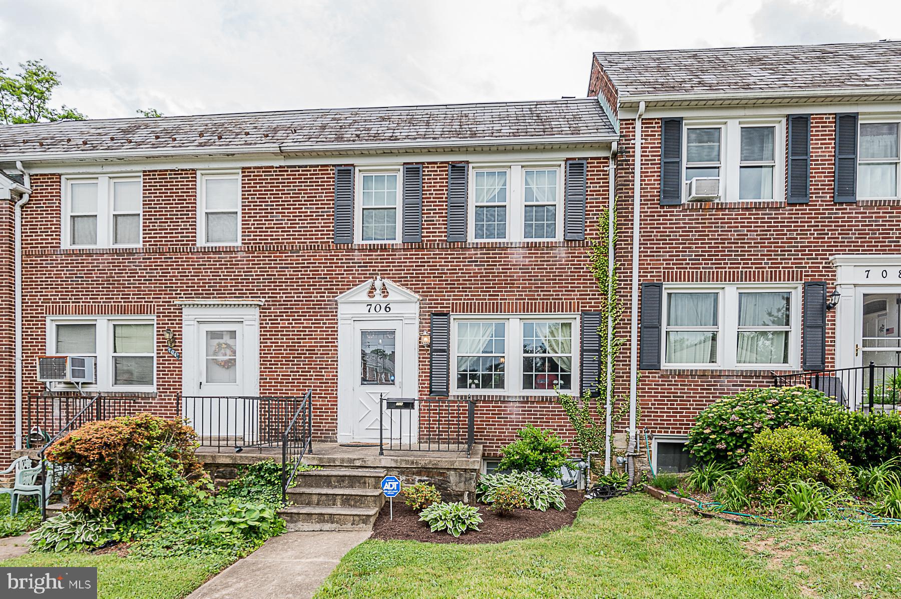 706 Braeside Road Baltimore, MD 21229 - Photo 3 of 28