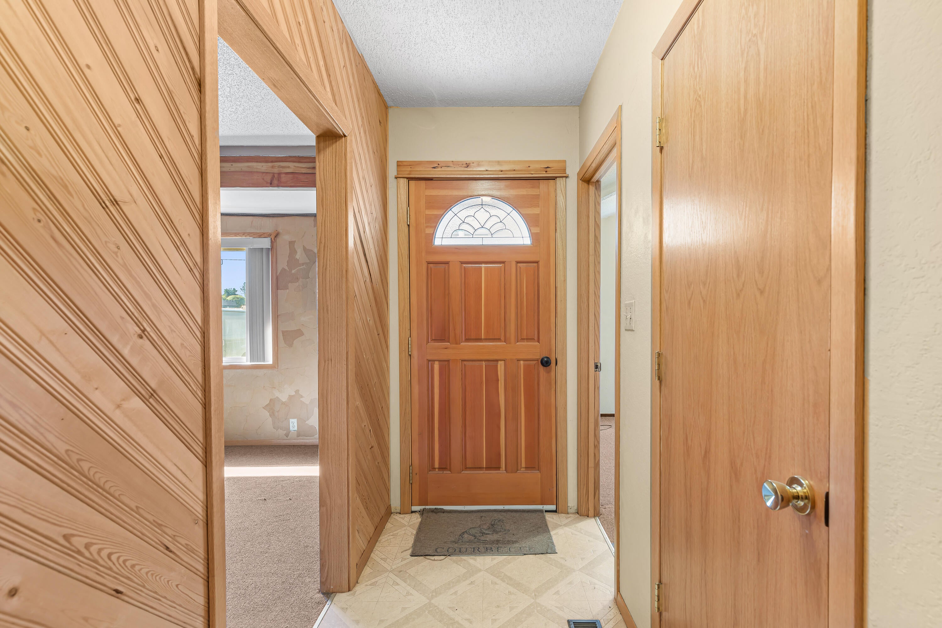 778 West Justice Road Central Point, OR 97502 - Photo 4 of 52 4