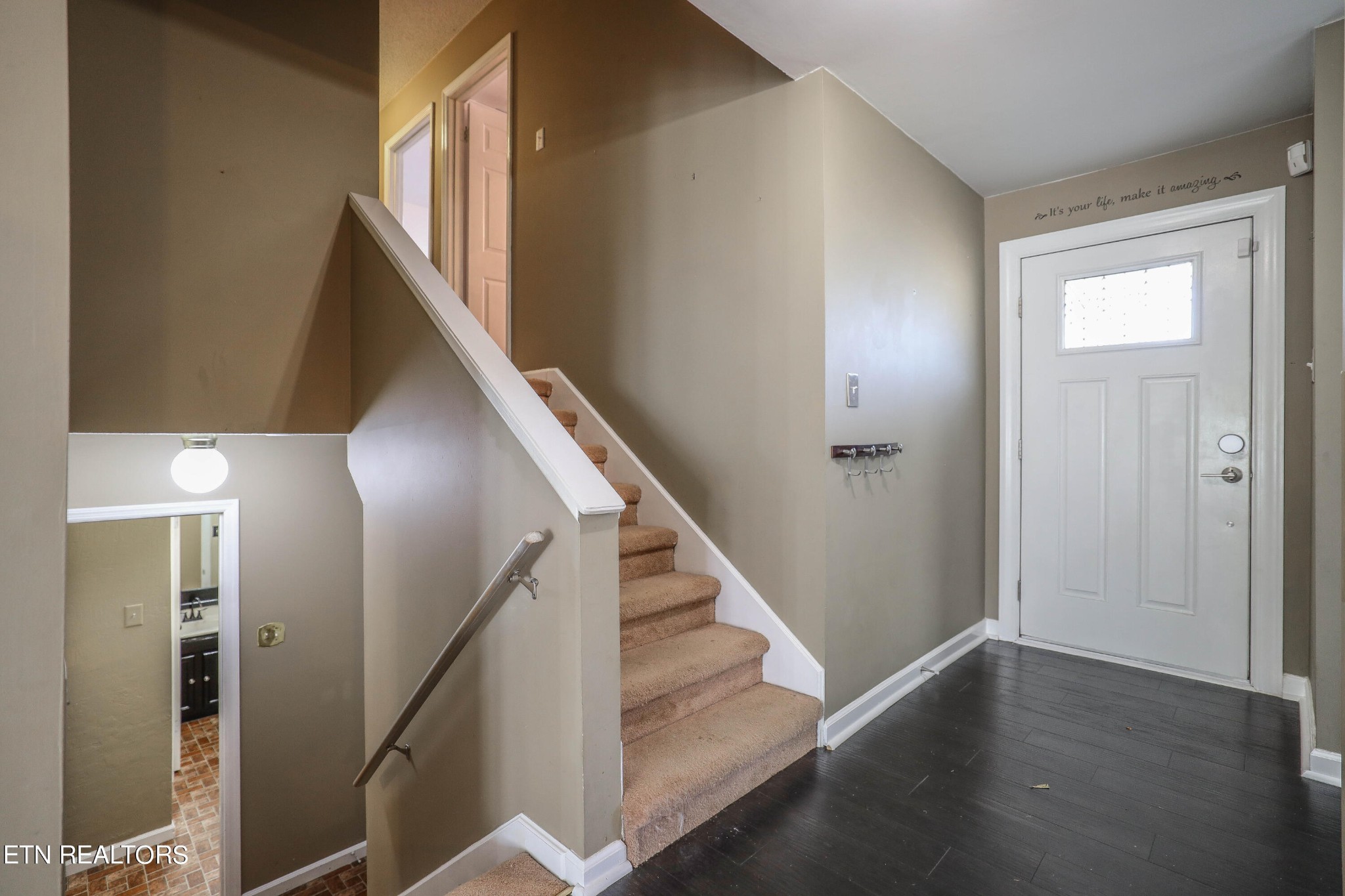 1340 Windamere Road Knoxville, TN 37923 - Photo 14 of 53 a view of entryway with wooden floor