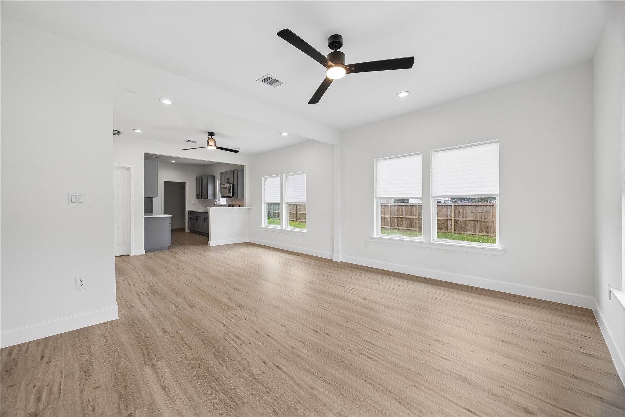 7702 Sealey Street Houston, TX 77088 - Photo 2 of 25