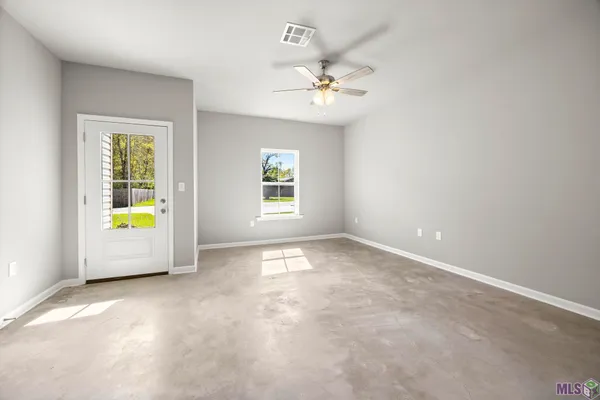 $1,800 | 18627 Greenwell Springs Road, Unit 2A, Central, LA 70739