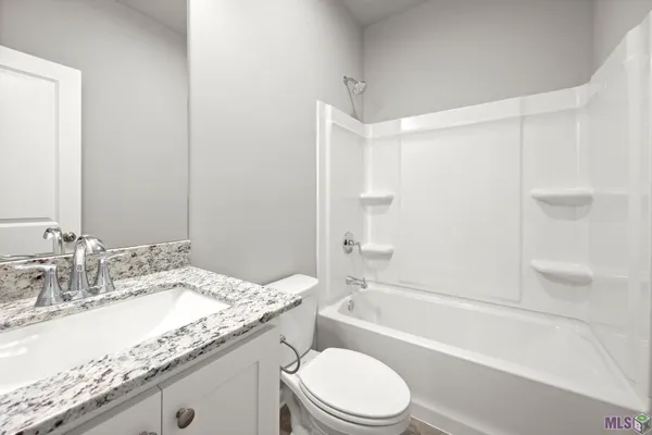 $1,800 | 18627 Greenwell Springs Road, Unit 2A, Central, LA 70739