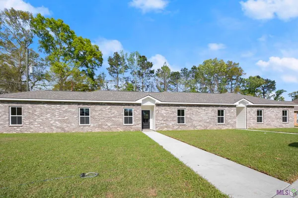 $1,800 | 18627 Greenwell Springs Road, Unit 2A, Central, LA 70739