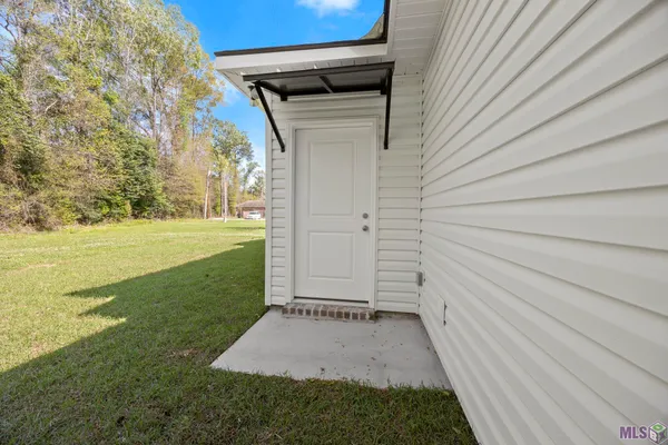 $1,800 | 18627 Greenwell Springs Road, Unit 2A, Central, LA 70739