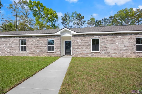 $1,800 | 18627 Greenwell Springs Road, Unit 2A, Central, LA 70739