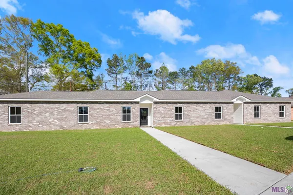 $1,800 | 18627 Greenwell Springs Road, Unit 2A, Central, LA 70739