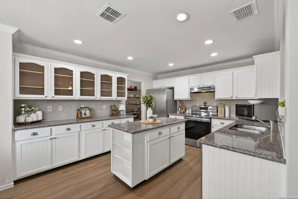 $349,900 | 11123 Palomino Bend, San Antonio, TX 78254