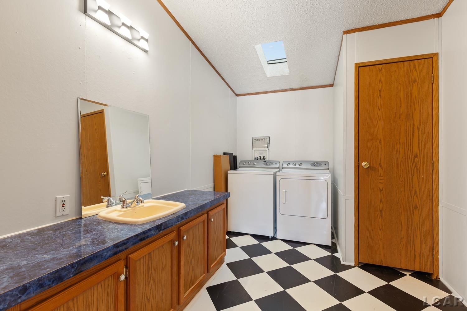 10790 Lawrence Road Brooklyn, MI 49230 - Photo 17 of 48 Gallery Image 17