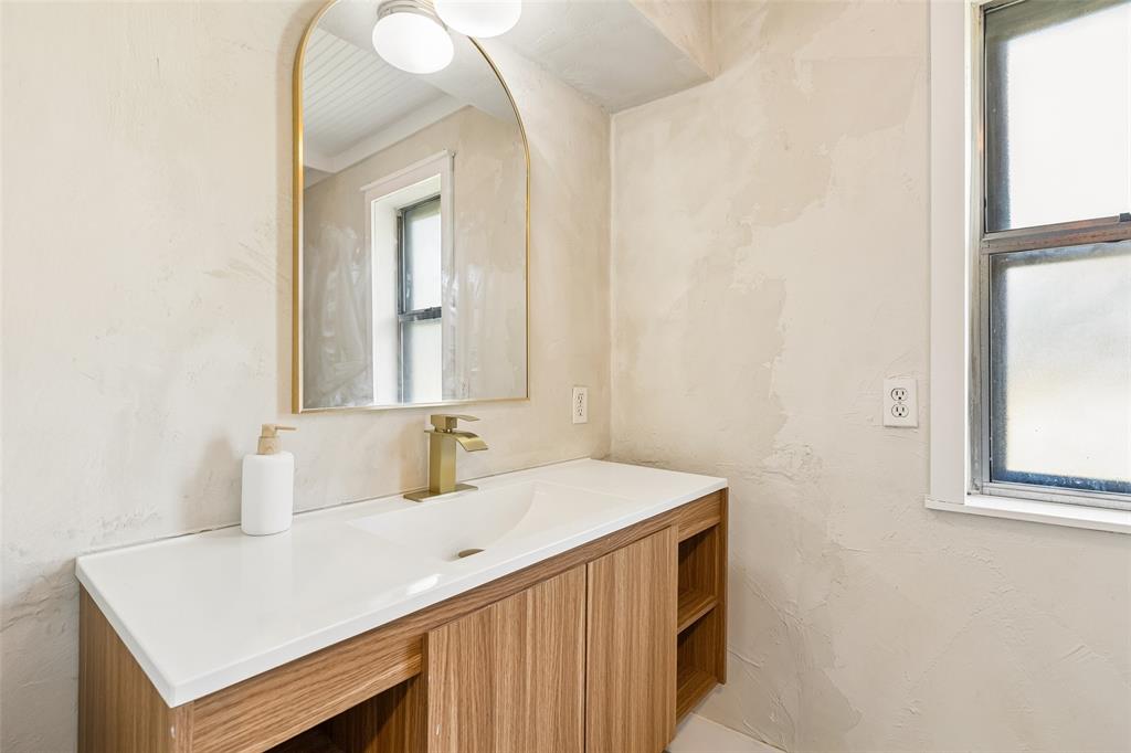 915 North Alamo Road Rockwall, TX 75087 - Photo 13 of 25 Gallery Image 13