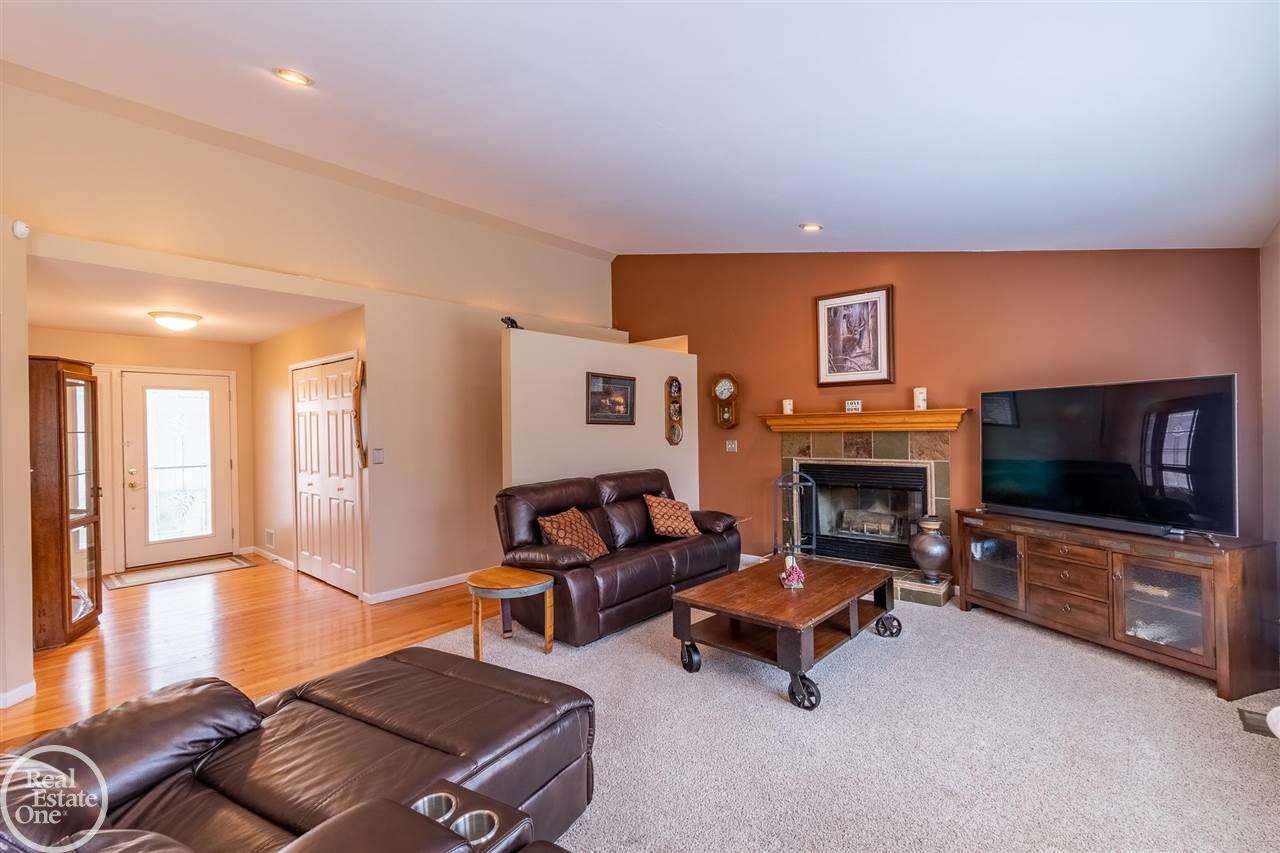 52609 Shelby Road Utica, MI 48316 - Photo 13 of 43 50069857-12.JPG