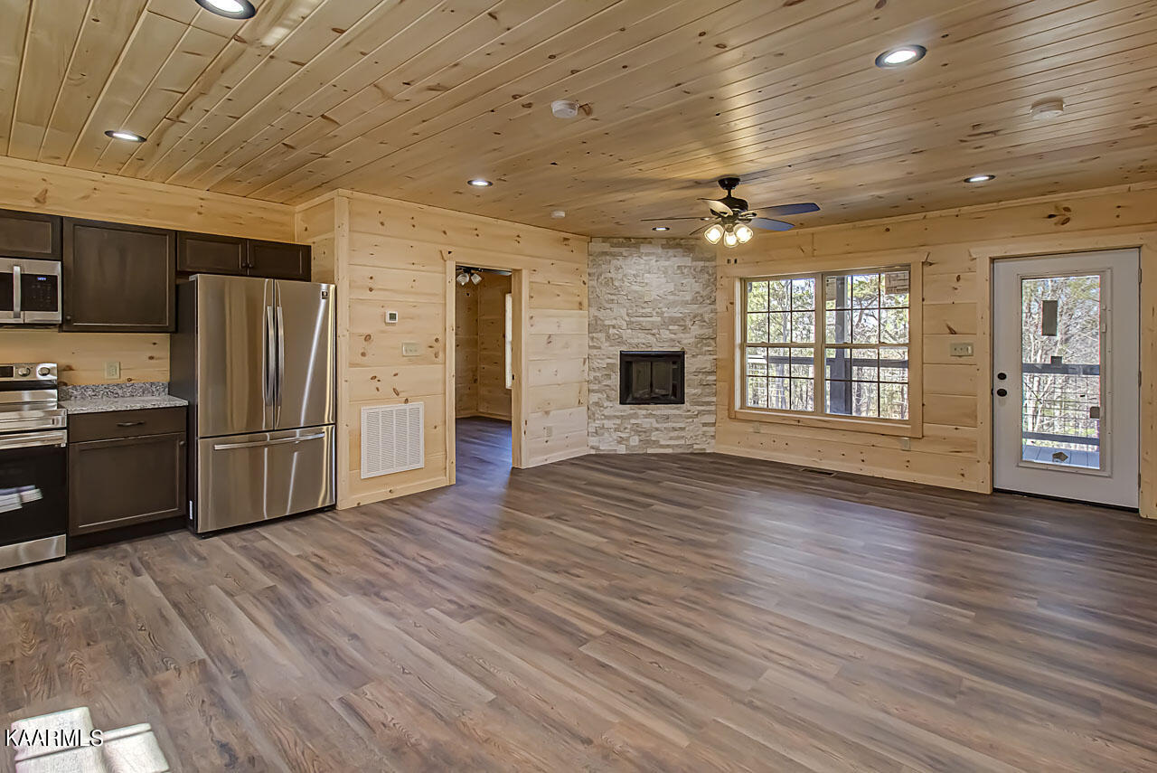 4270 South Boogertown Road Sevierville, TN 37876 - Photo 3 of 49 IMG_7866LR