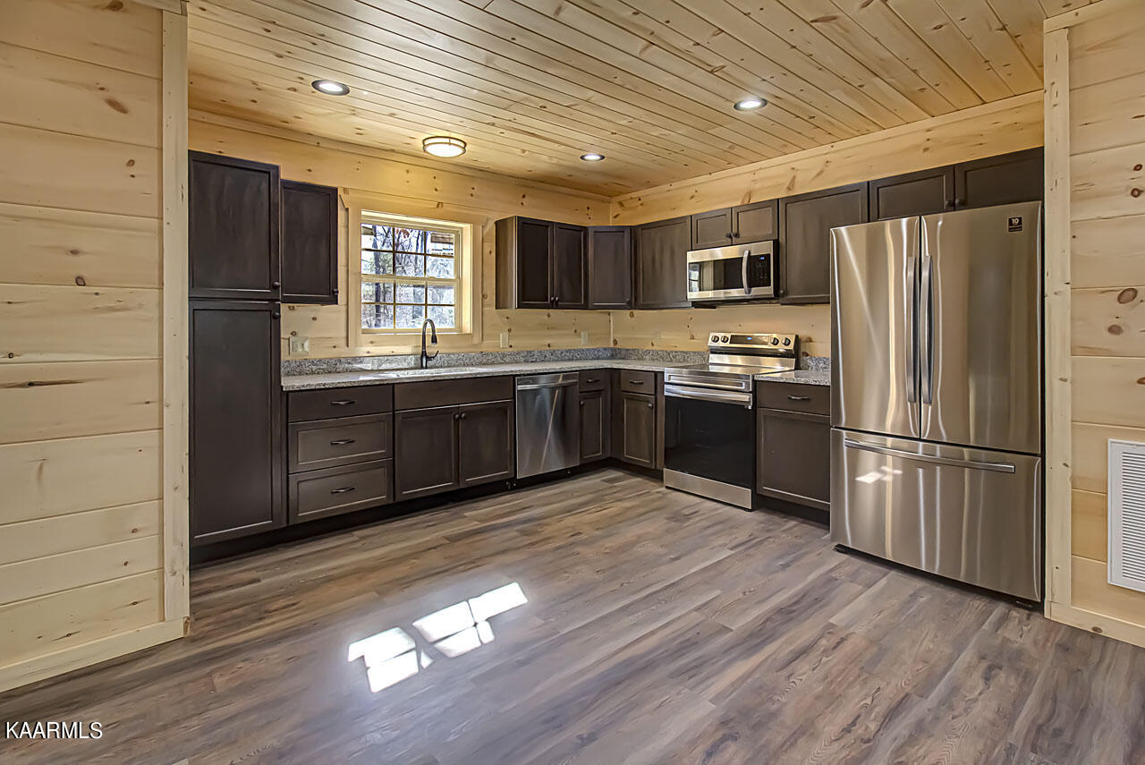 4270 South Boogertown Road Sevierville, TN 37876 - Photo 4 of 49 IMG_7791LR