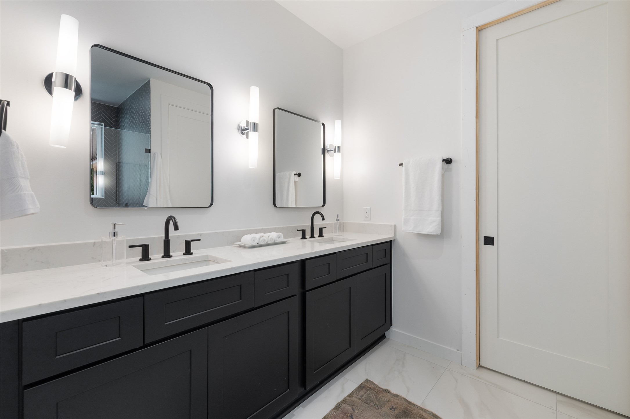 1800 Singleton Avenue Austin, TX 78702 - Photo 17 of 24