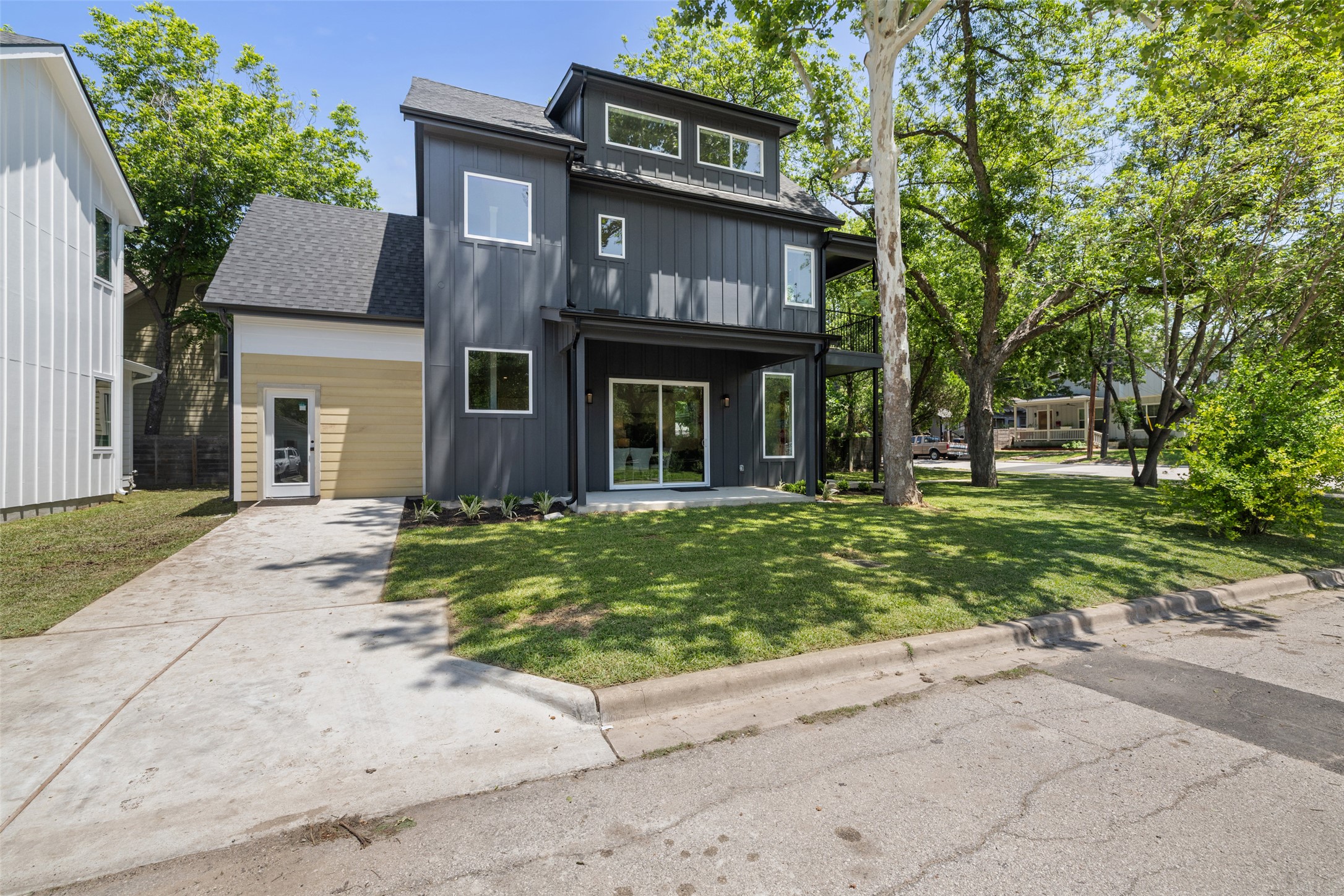 1800 Singleton Avenue Austin, TX 78702 - Photo 4 of 24