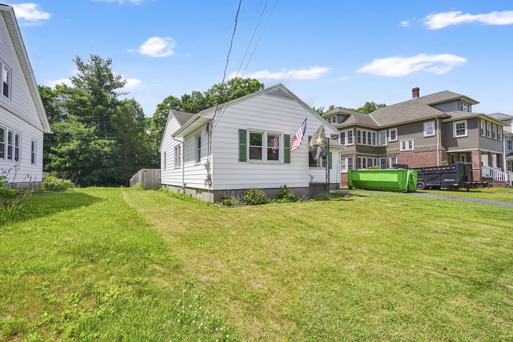53 Ellerton Street Chicopee, MA 01020 - Photo 3 of 35