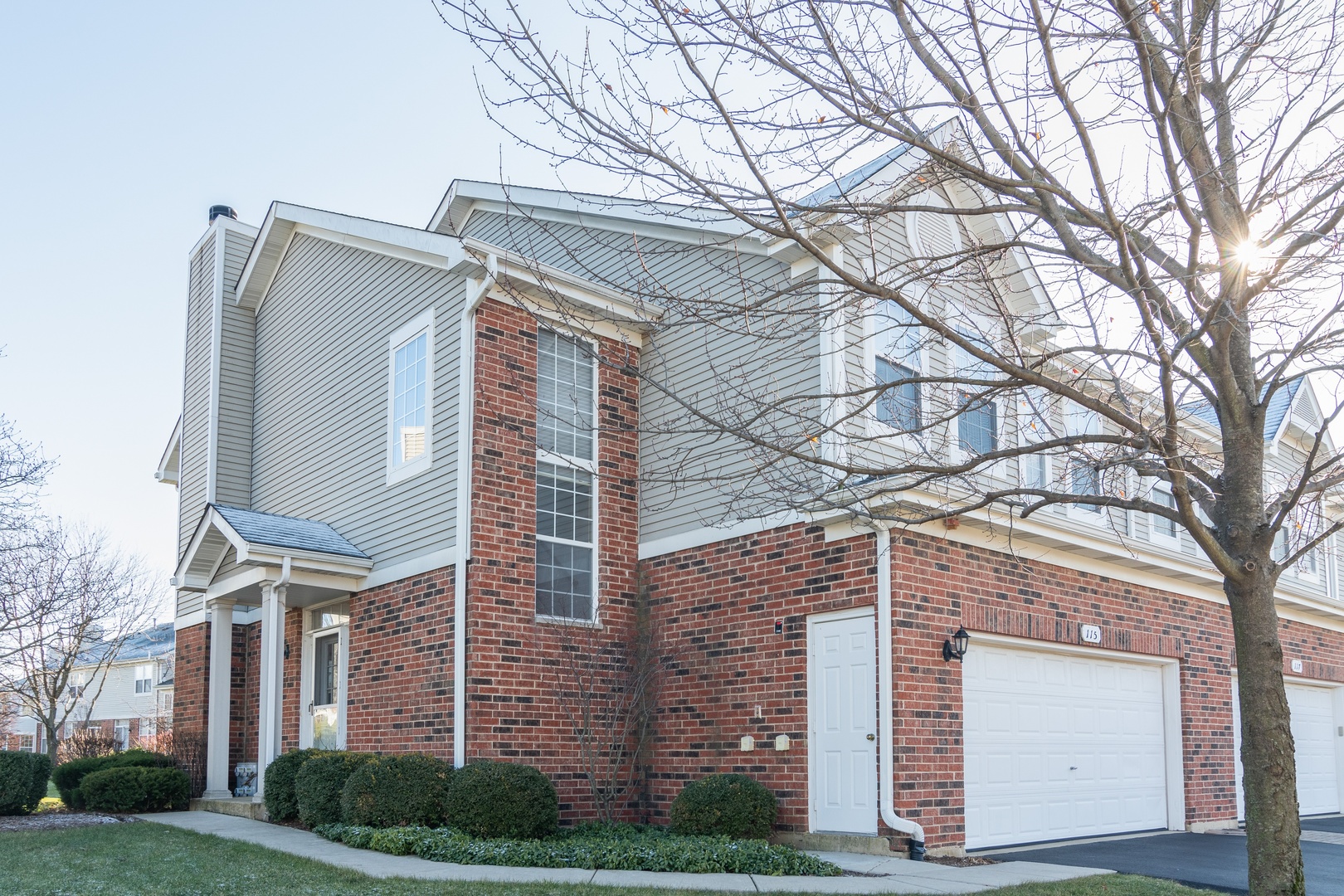 115 Chestnut Hills Circle, Unit 115 Burr Ridge, IL 60527 - Photo 1 of 20