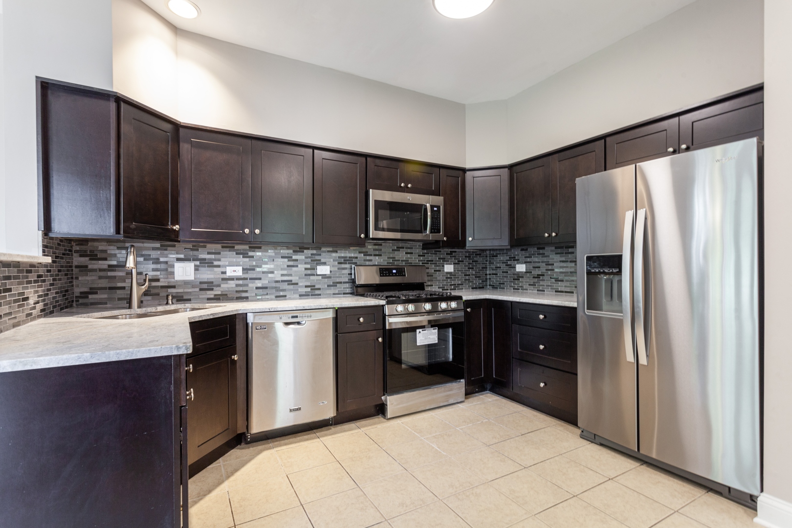 115 Chestnut Hills Circle, Unit 115 Burr Ridge, IL 60527 - Photo 6 of 20