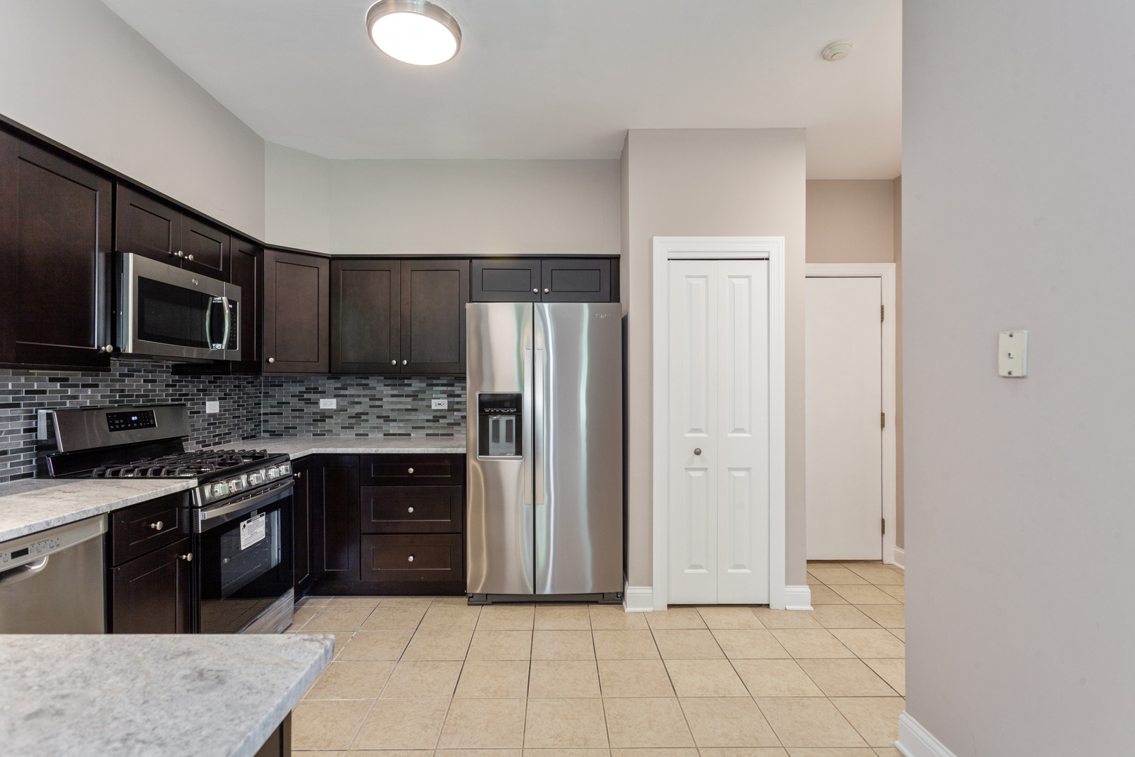 115 Chestnut Hills Circle, Unit 115 Burr Ridge, IL 60527 - Photo 7 of 20