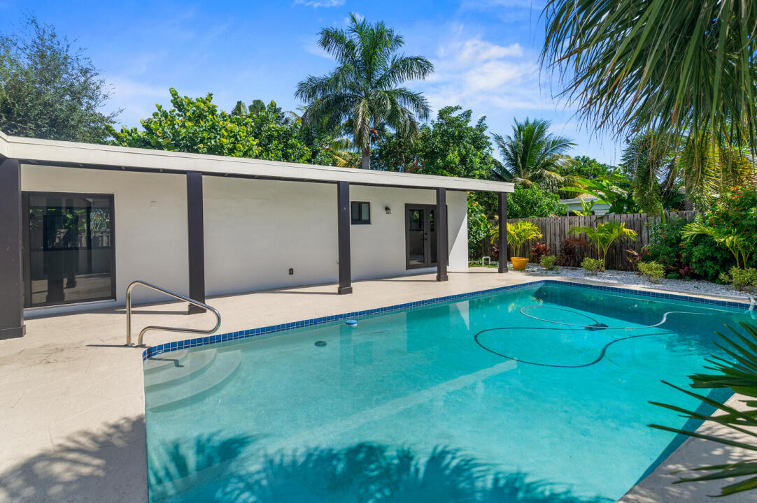 321 Northeast 28th Terrace Boca Raton, FL 33431 - Photo 3 of 29 3