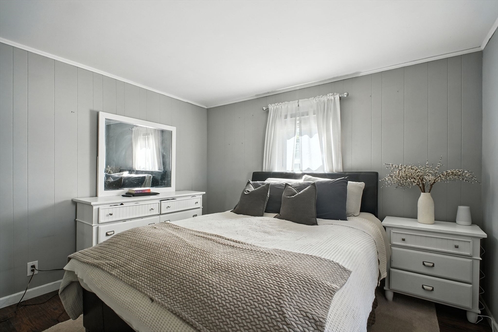 98 Rollins Street Springfield, MA 01109 - Photo 12 of 21