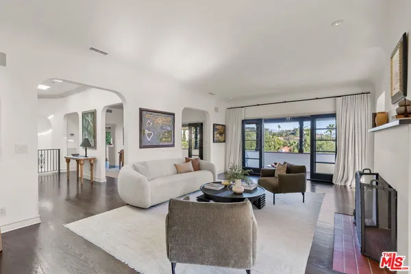 $5,295,000 | 4778 Bonvue Avenue, Los Angeles, CA 90027