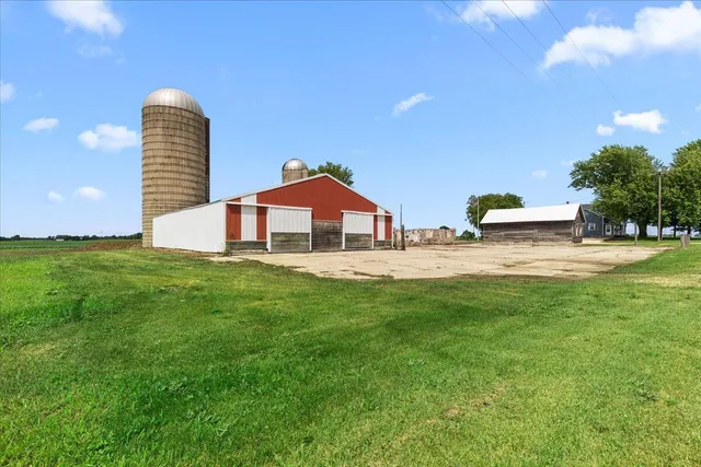 $550,000 | 5306 Hillcrest Drive, Addison, WI 53002