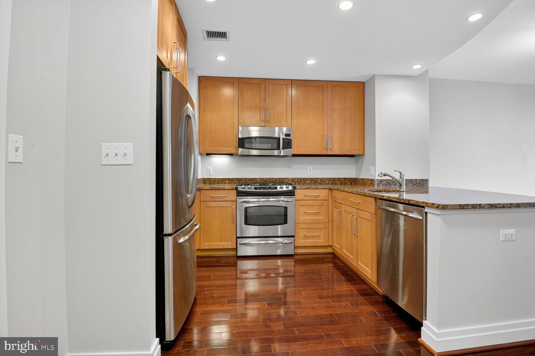 8220 Crestwood Heights Drive, Unit 418 McLean, VA 22102 - Photo 6 of 28 Kitchen Area