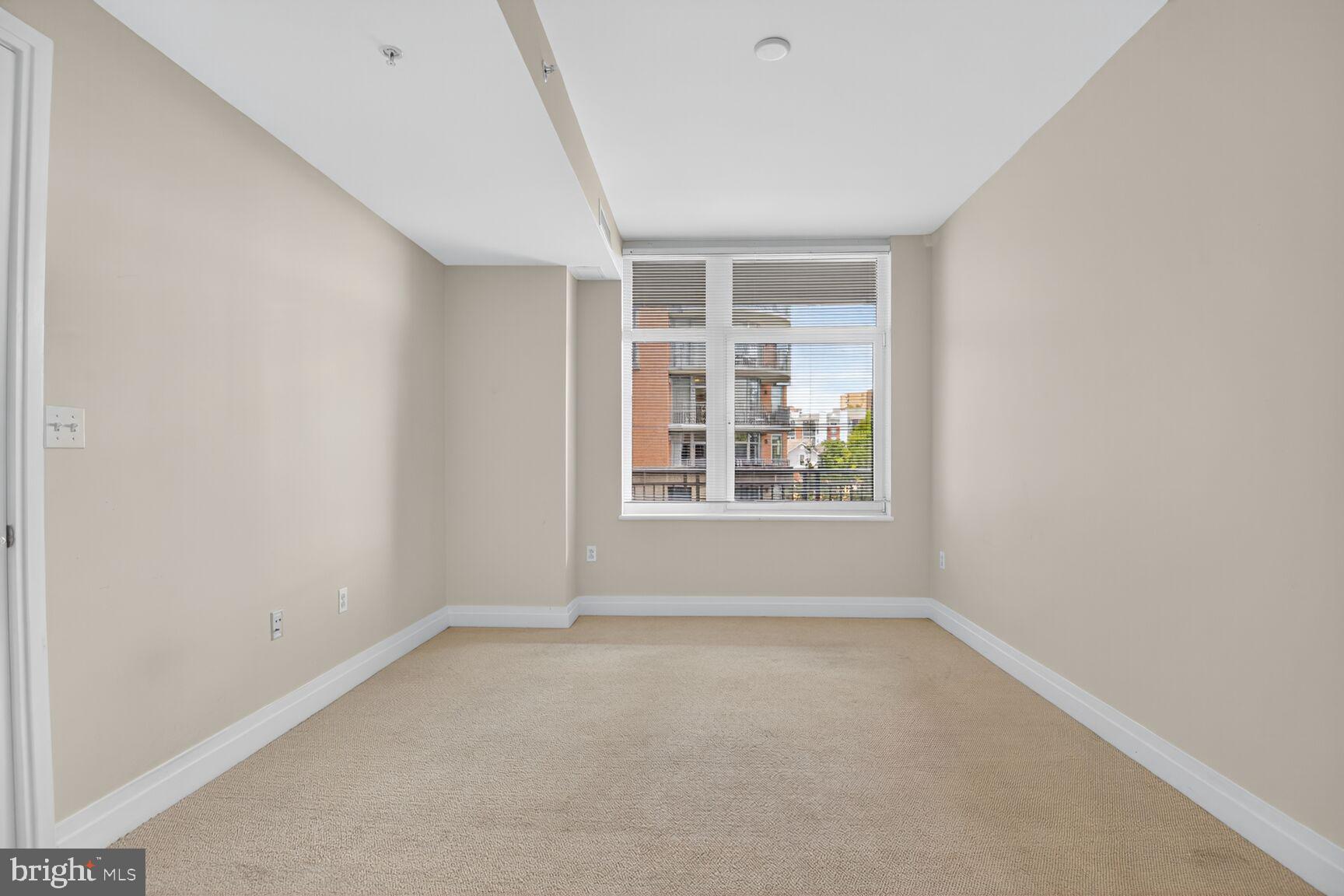 8220 Crestwood Heights Drive, Unit 418 McLean, VA 22102 - Photo 9 of 28 Large Bedroom