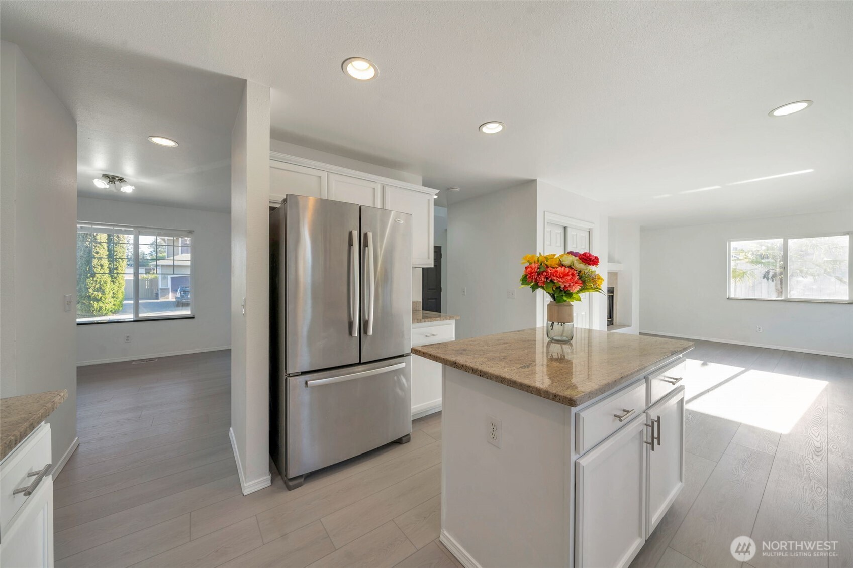 9925 South 242nd Place Kent, WA 98030 - Photo 6 of 26
