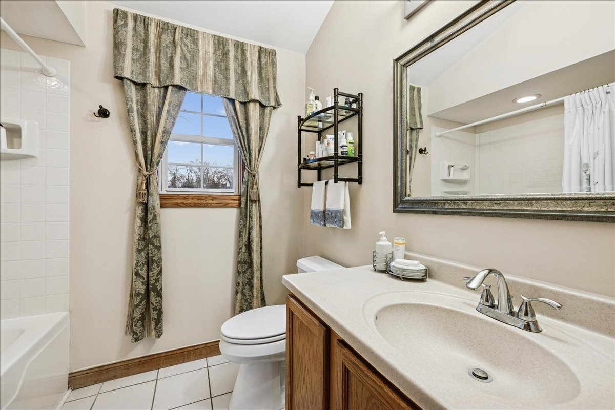 35 Tremont Road Fox Lake, IL 60020 - Photo 14 of 22