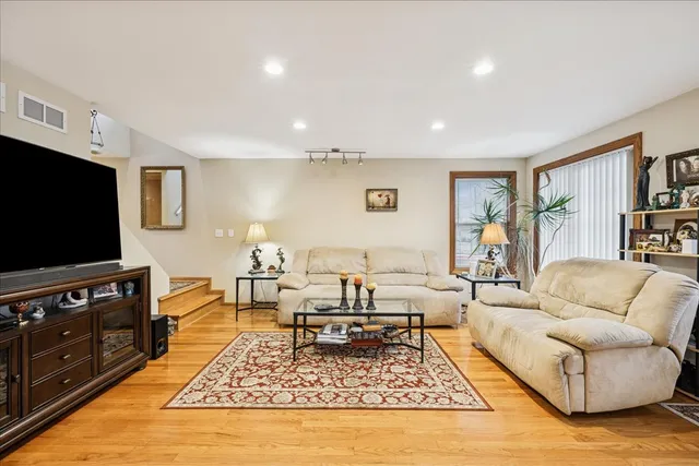 $300,000 | 35 Tremont Road, Fox Lake, IL 60020