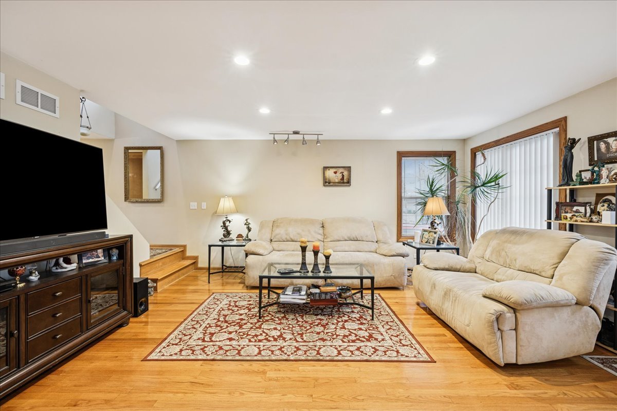 35 Tremont Road Fox Lake, IL 60020 - Photo 5 of 22