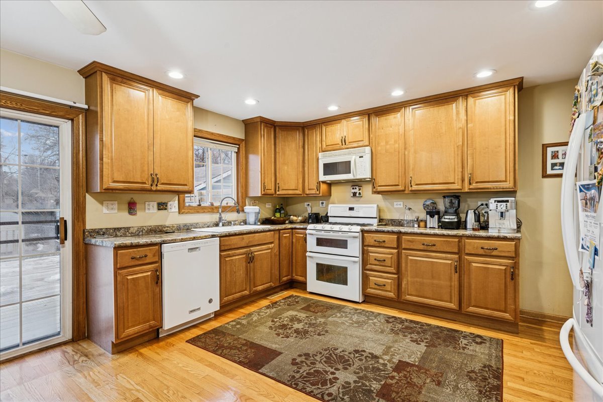 35 Tremont Road Fox Lake, IL 60020 - Photo 6 of 22