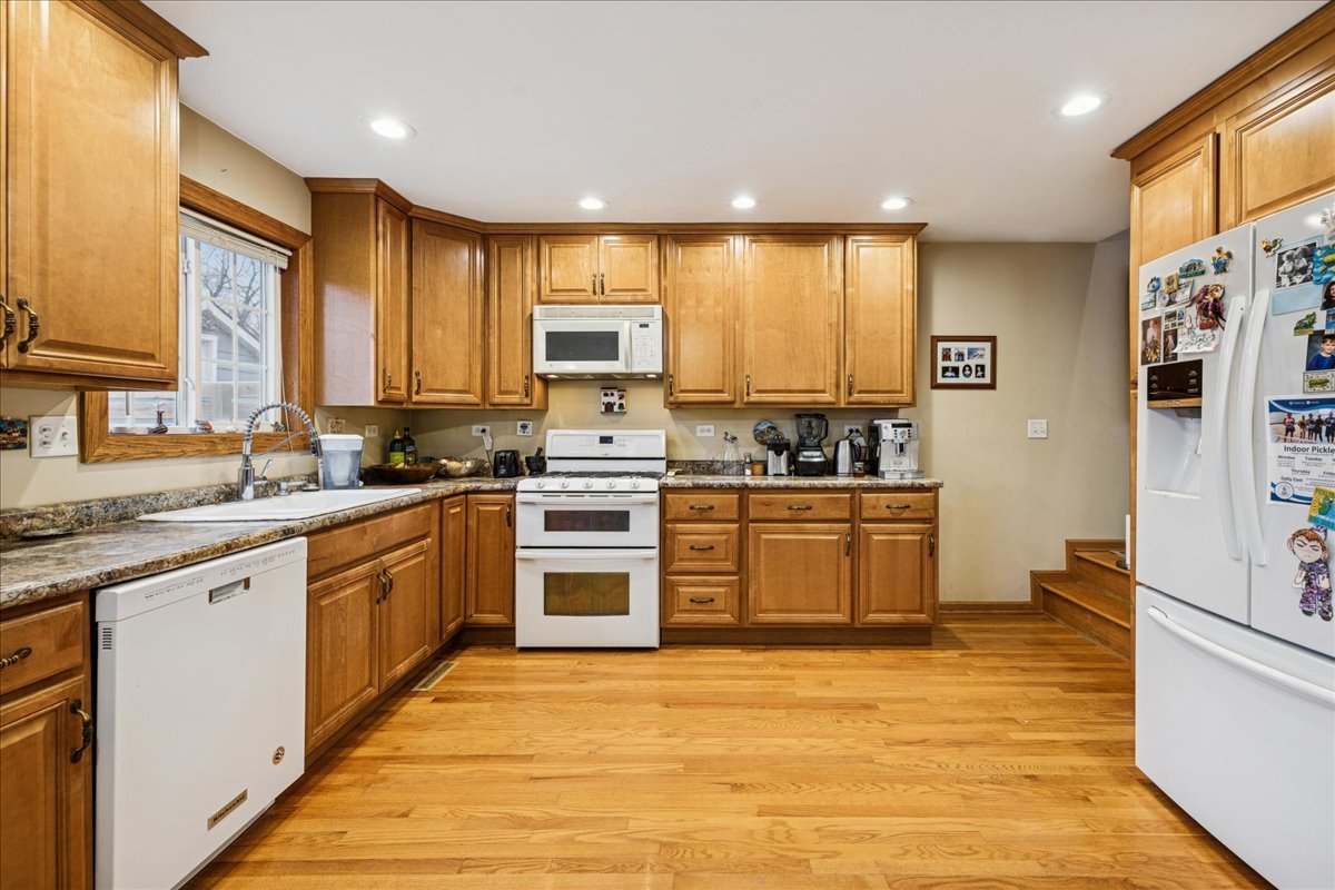 35 Tremont Road Fox Lake, IL 60020 - Photo 7 of 22