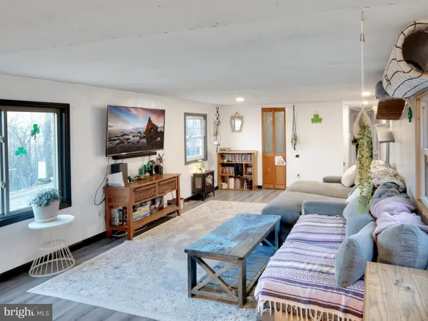 $349,995 | 516 Roberts Road, Great Cacapon, WV 25422