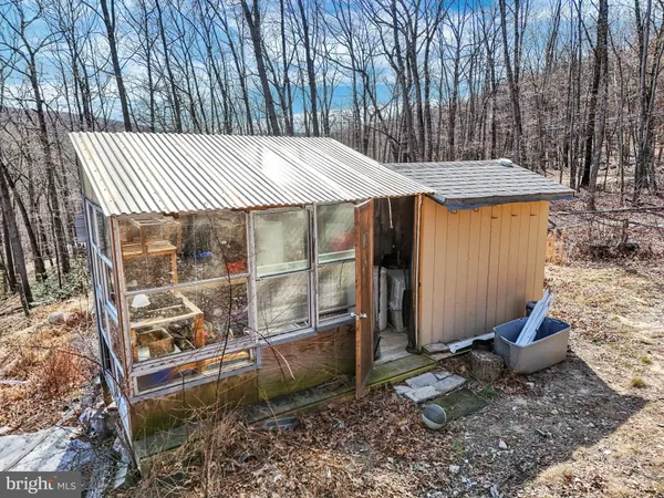 $349,995 | 516 Roberts Road, Great Cacapon, WV 25422