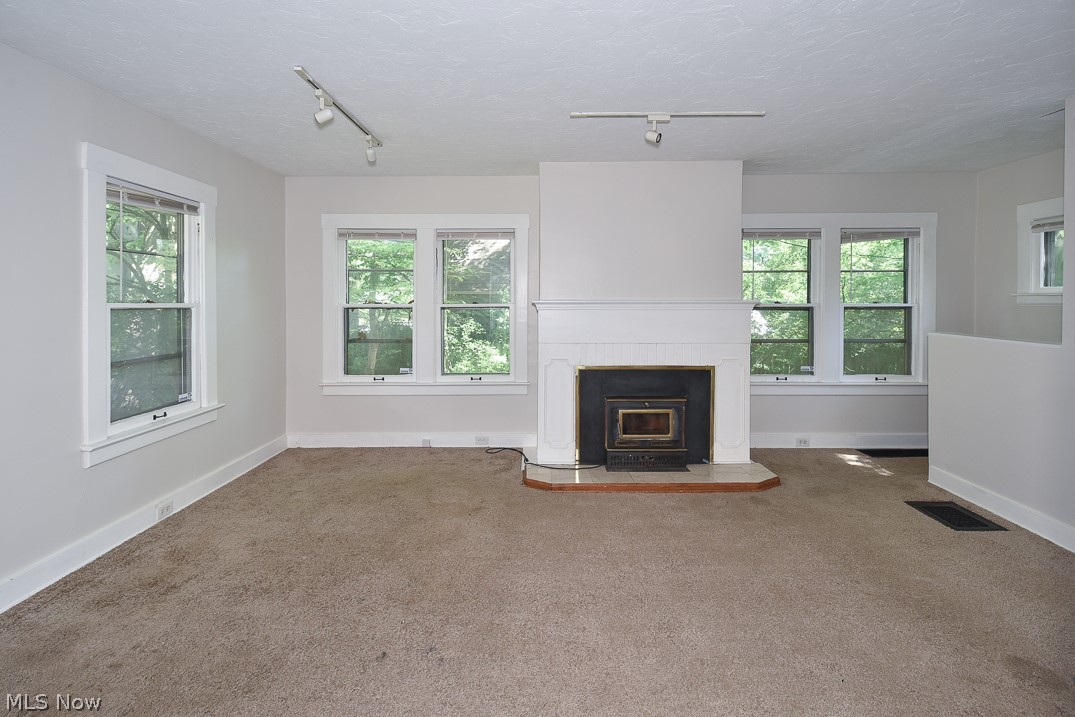 1661 Crest Road Cleveland Heights, OH 44121 - Photo 3 of 22 Gallery Image 3