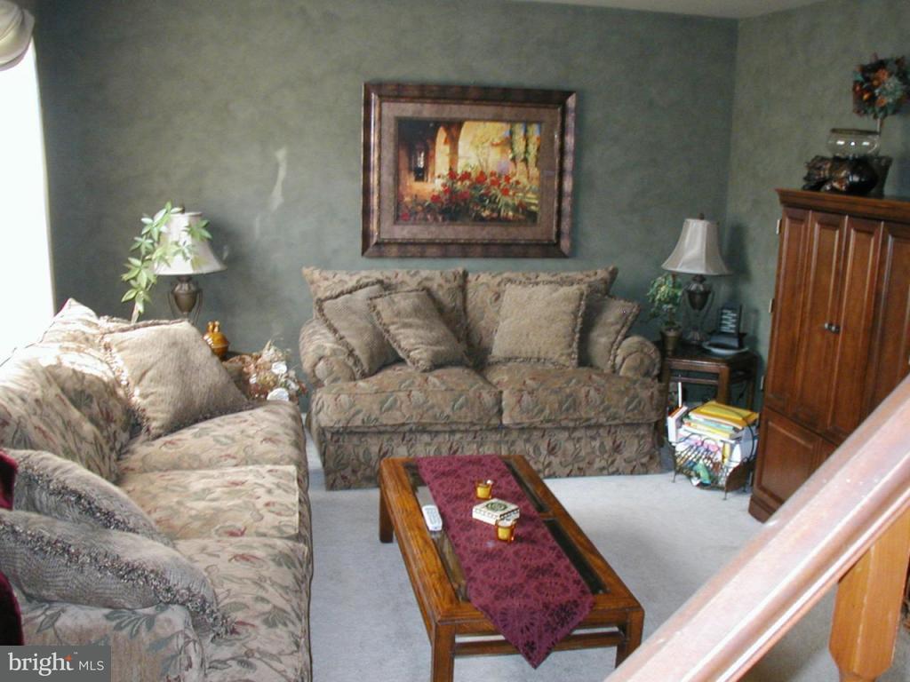 1084 Williamsburg Road Lancaster, PA 17603 - Photo 2 of 3 Gallery Image 2
