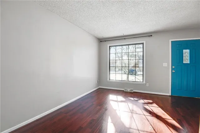 $258,000 | 1610 East Elm Terrace, Olathe, KS 66062