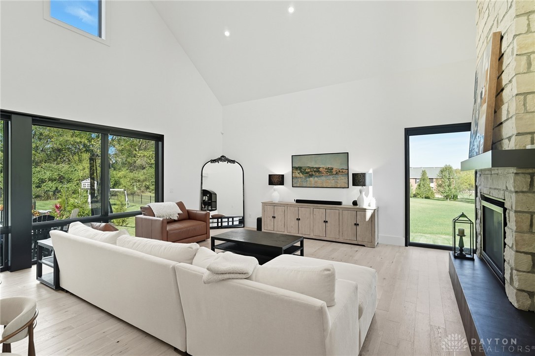 6265 Red Lion 5 Points Road Springboro, OH 45066 - Photo 8 of 70 Gallery Image 8