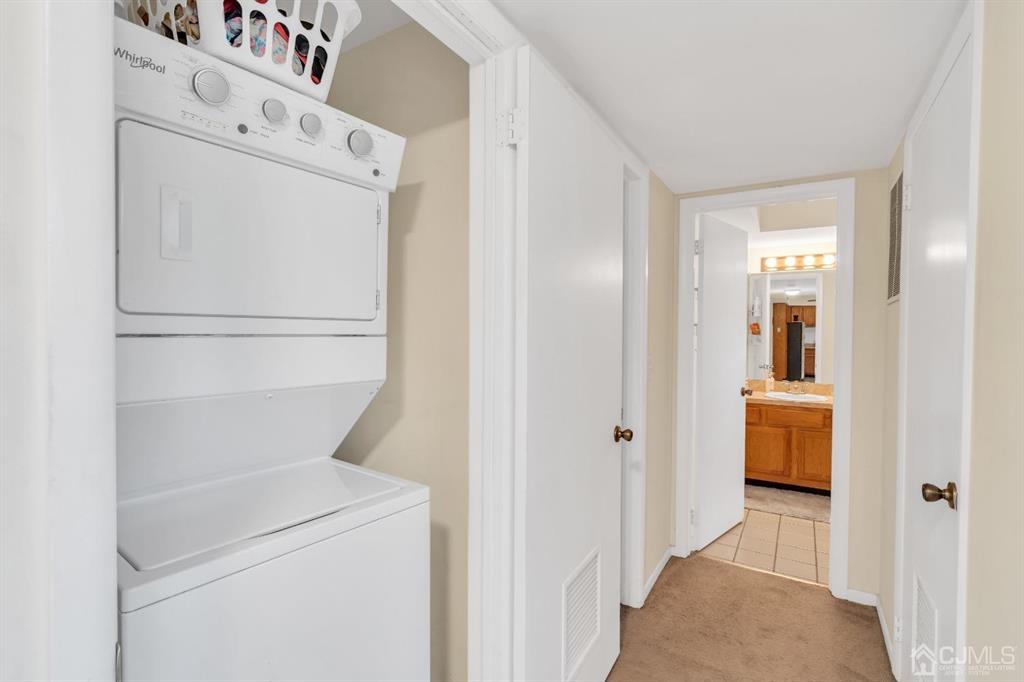 32 Hanover Square Middlesex, NJ 08846 - Photo 14 of 25 a utility room with dryer and washer
