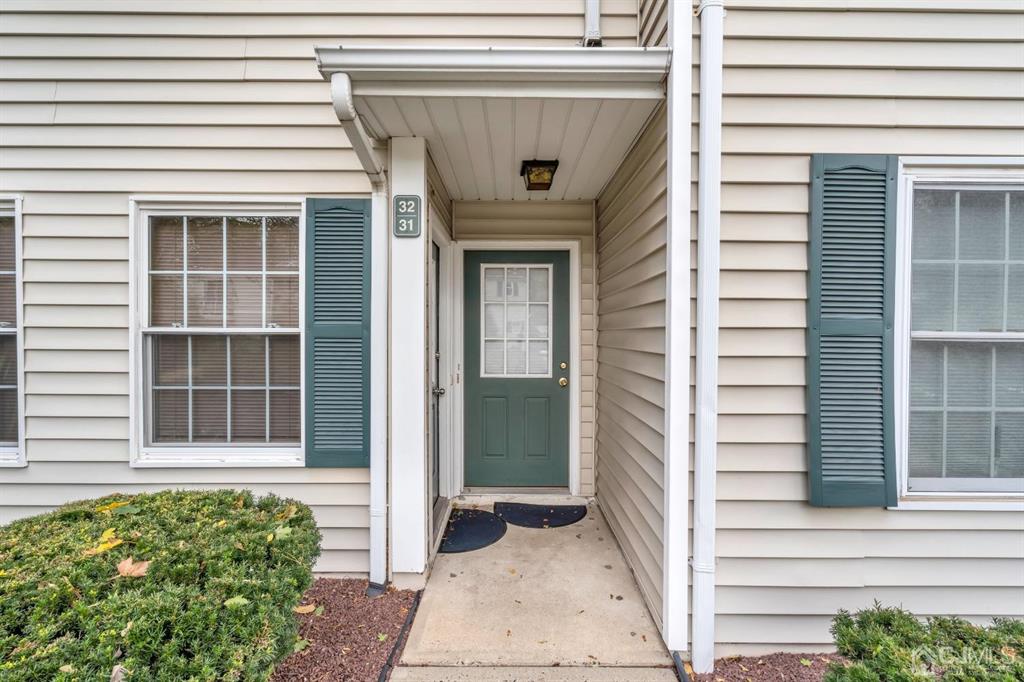 32 Hanover Square Middlesex, NJ 08846 - Photo 4 of 25 a front view of a house with a window