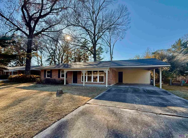 $1,600 | 266 West Parkland Drive, Baton Rouge, LA 70806