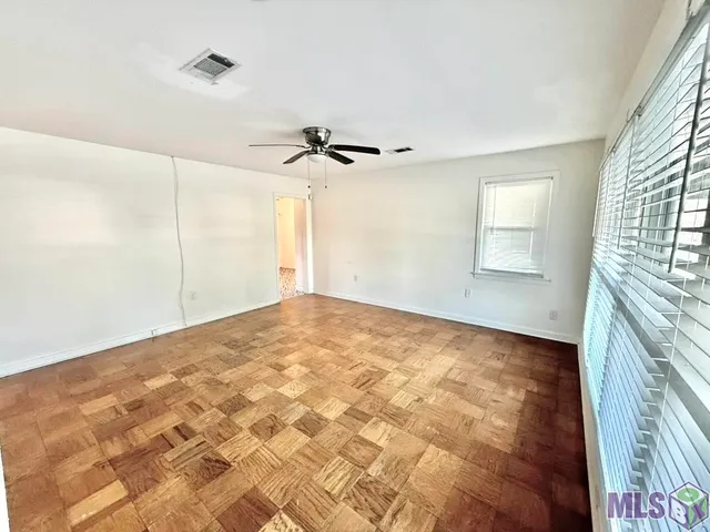 $1,600 | 266 West Parkland Drive, Baton Rouge, LA 70806