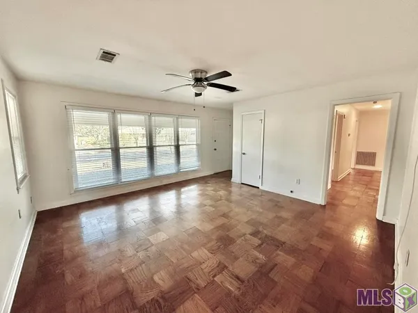 $1,600 | 266 West Parkland Drive, Baton Rouge, LA 70806