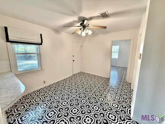 $1,600 | 266 West Parkland Drive, Baton Rouge, LA 70806