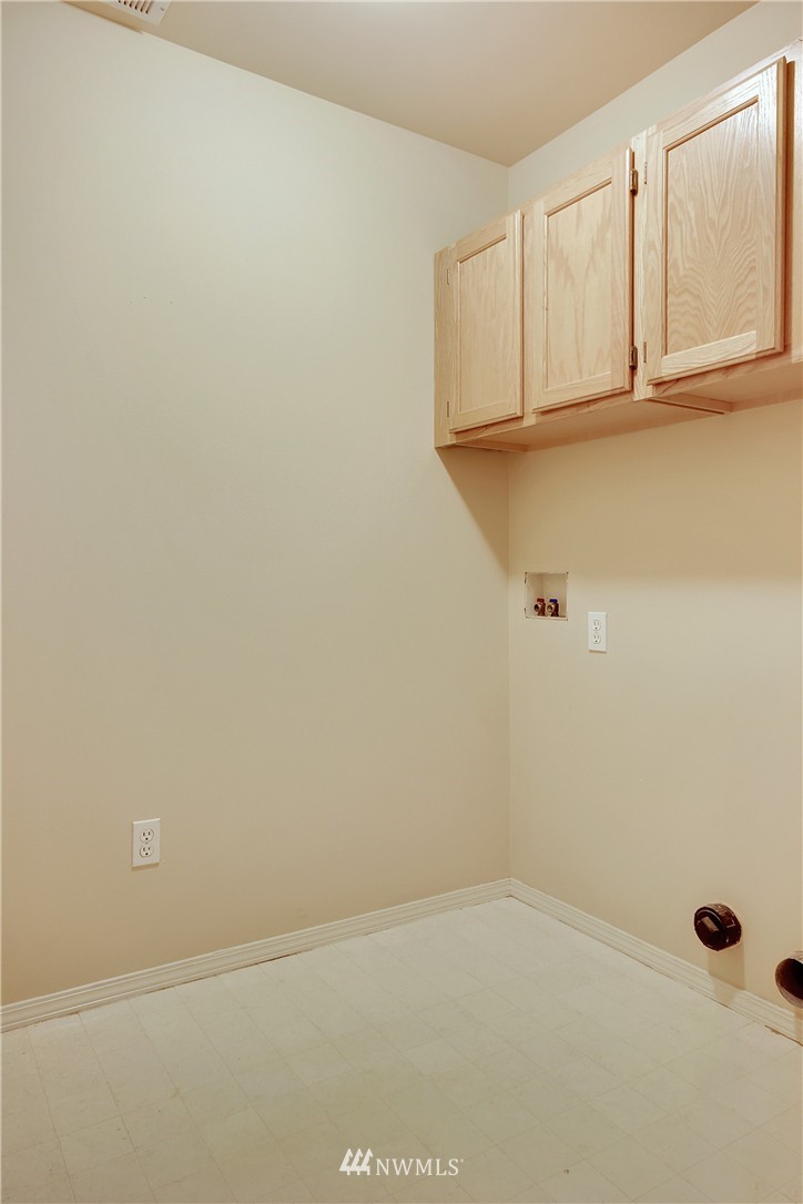 1100 Eagle Ridge Drive South, Unit B Renton, WA 98055 - Photo 14 of 16