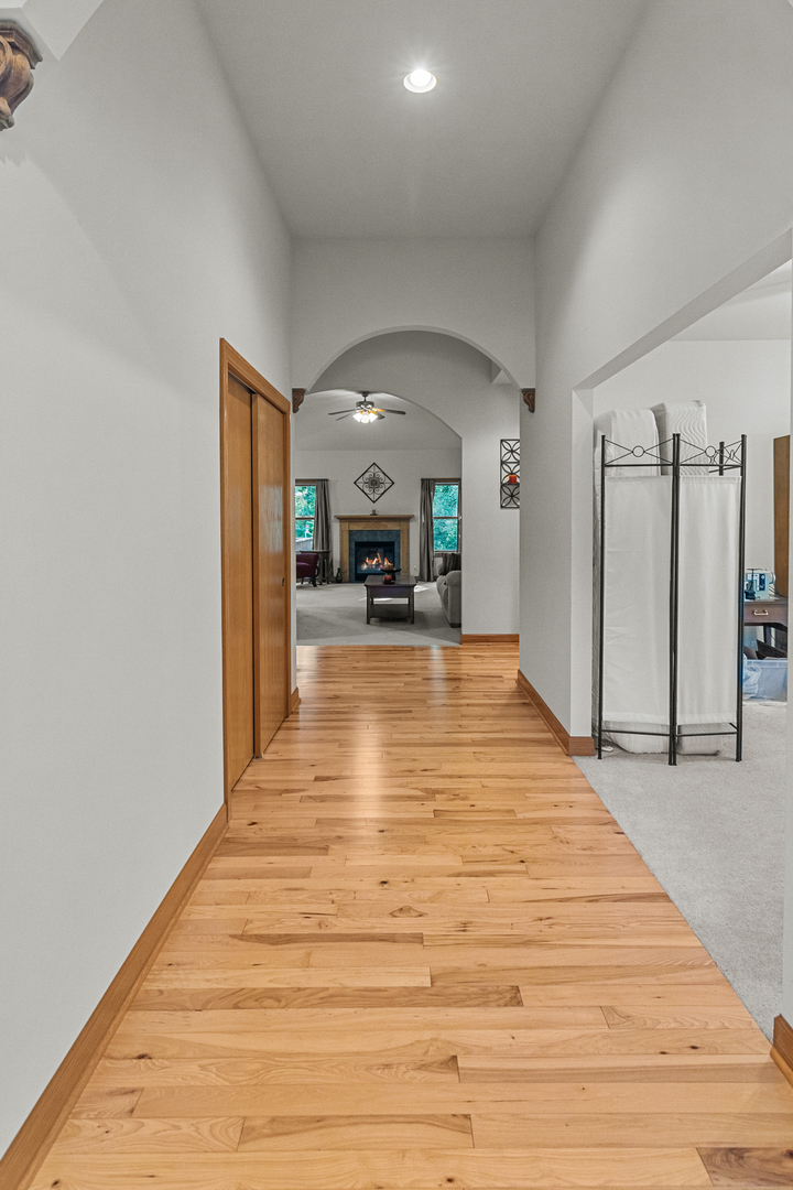 851 Prairie Ridge Drive Woodstock, IL 60098 - Photo 6 of 27 Gallery Image 6