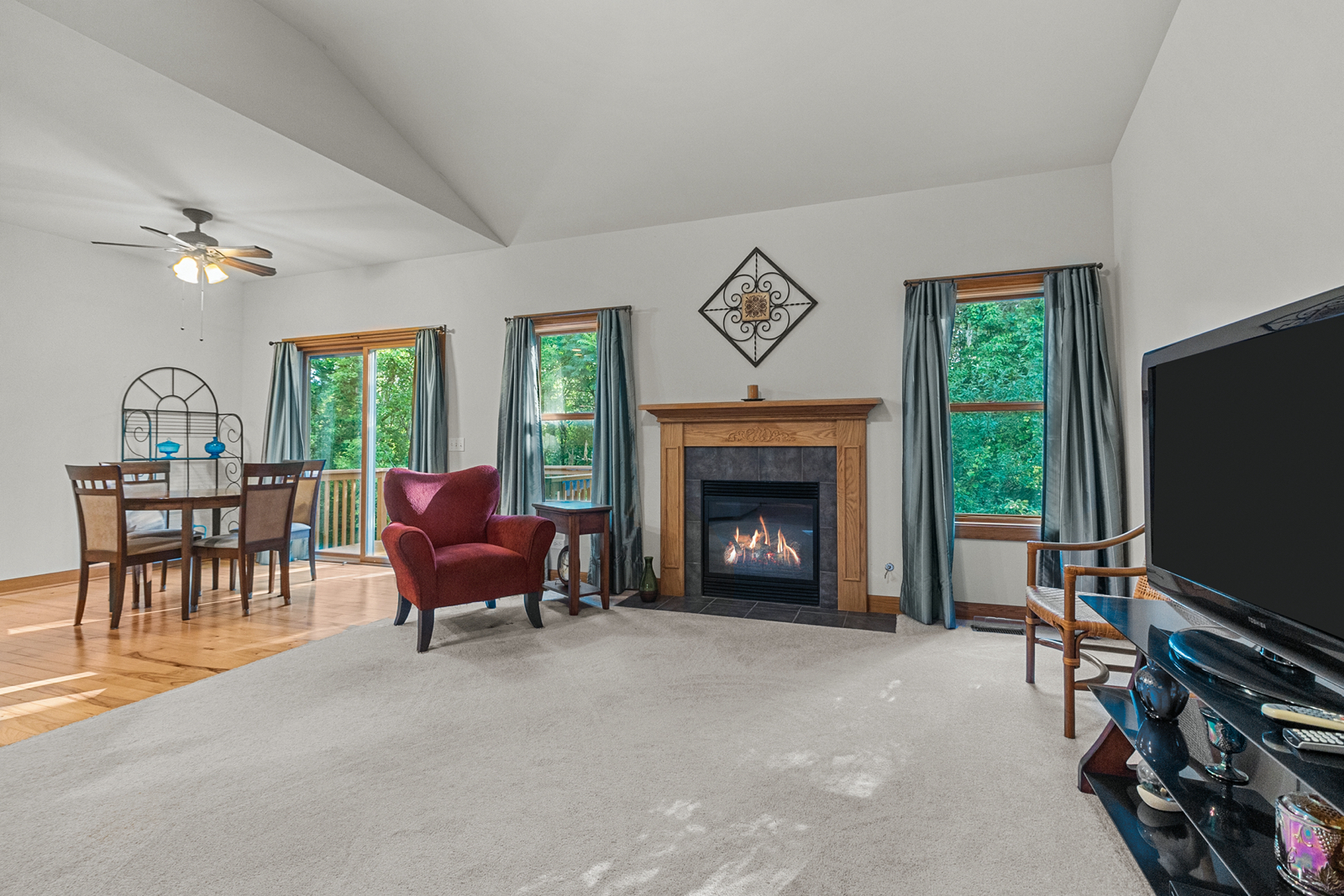851 Prairie Ridge Drive Woodstock, IL 60098 - Photo 8 of 27 Gallery Image 8