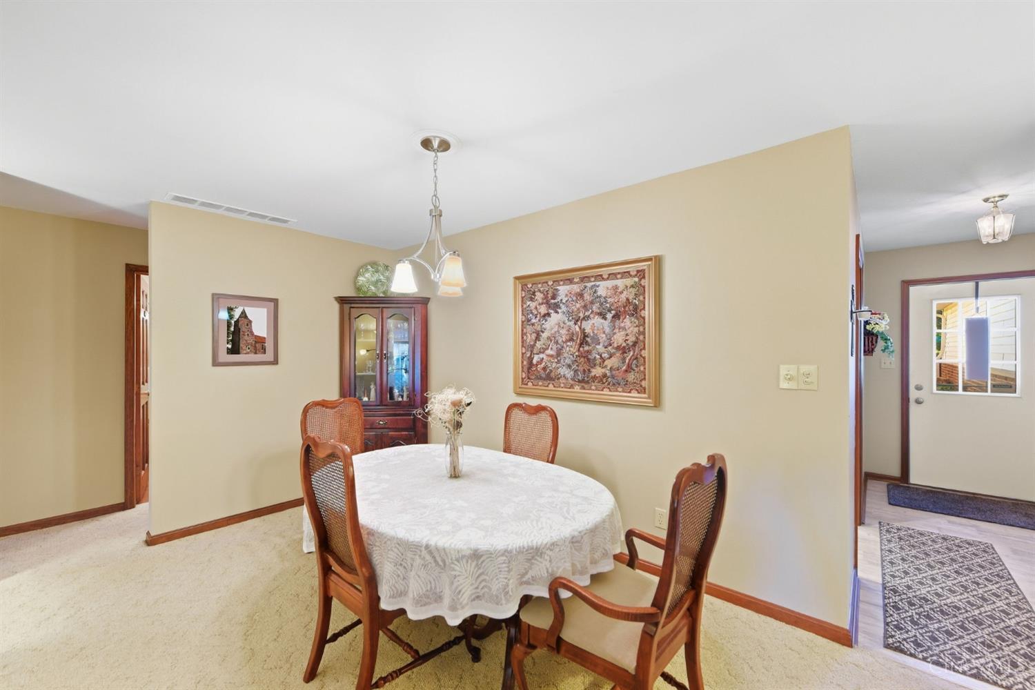 9044 Winton Road, Unit 4 Cincinnati, OH 45231 - Photo 9 of 34 Gallery Image 9